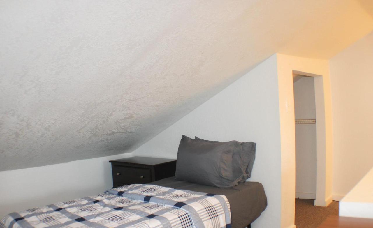 Urban Oasis - 3Br 2Ba - City View- Private Parking พิตต์สเบิร์ก ภายนอก รูปภาพ